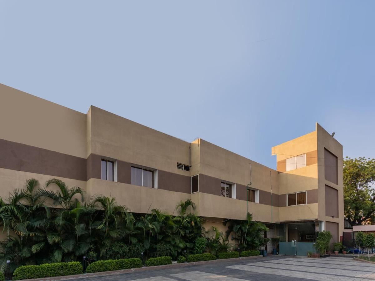 Oyo 72937 Hotel Tyagraj Agra  Εξωτερικό φωτογραφία